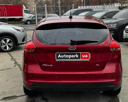 Червоний Форд Фокус, об'ємом двигуна 2 л та пробігом 106 тис. км за 8990 $, фото 5 на Automoto.ua