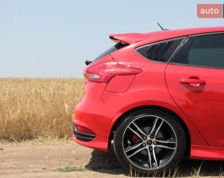 Красный Форд Фокус, объемом двигателя 2 л и пробегом 161 тыс. км за 12300 $, фото 11 на Automoto.ua