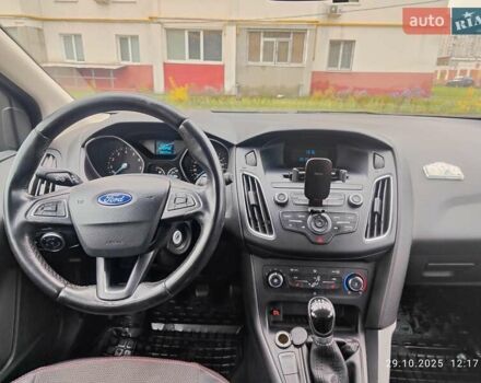 Форд Фокус 2015 в Харькове на Automoto.ua Красный Форд Фокус, объемом двигателя 1 л и пробегом 106 тыс. км за 6700 $, фото 7 на Automoto.ua