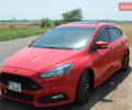 Красный Форд Фокус, объемом двигателя 2 л и пробегом 161 тыс. км за 12300 $, фото 1 на Automoto.ua