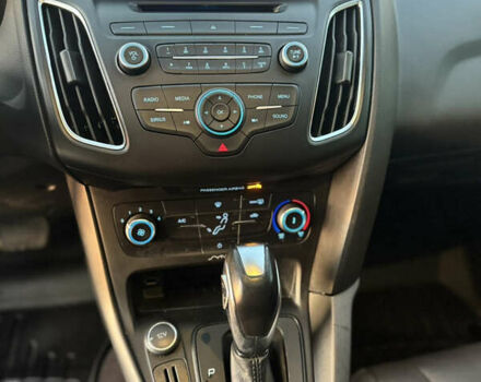 Красный Форд Фокус, объемом двигателя 2 л и пробегом 102 тыс. км за 8500 $, фото 15 на Automoto.ua