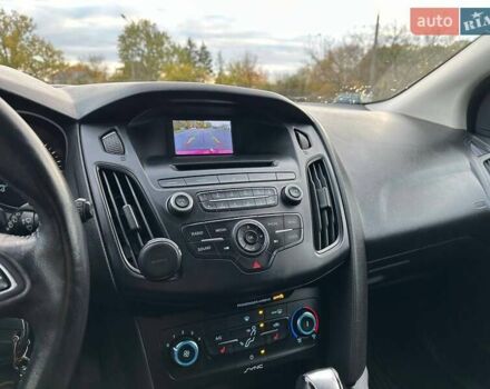 Красный Форд Фокус, объемом двигателя 2 л и пробегом 206 тыс. км за 8500 $, фото 14 на Automoto.ua