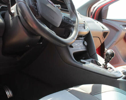 Красный Форд Фокус, объемом двигателя 2 л и пробегом 161 тыс. км за 12300 $, фото 23 на Automoto.ua