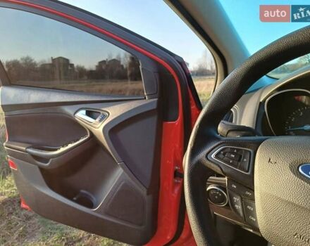 Червоний Форд Фокус, об'ємом двигуна 2 л та пробігом 150 тис. км за 7400 $, фото 6 на Automoto.ua