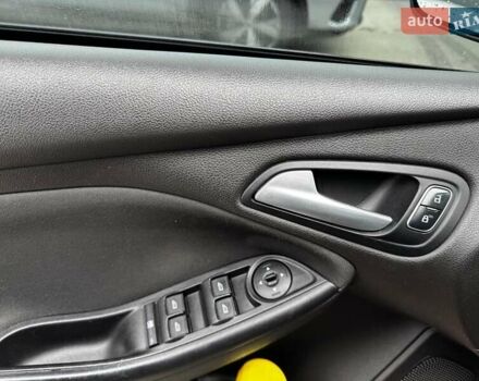 Червоний Форд Фокус, об'ємом двигуна 2 л та пробігом 106 тис. км за 8990 $, фото 8 на Automoto.ua