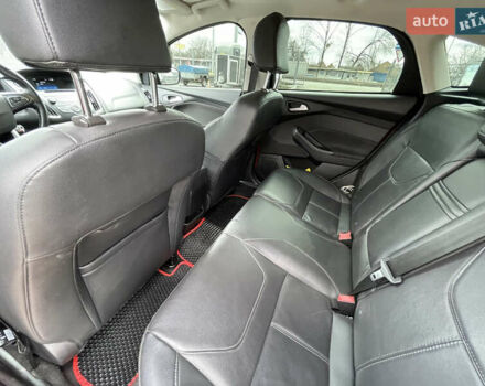 Красный Форд Фокус, объемом двигателя 2 л и пробегом 197 тыс. км за 8500 $, фото 22 на Automoto.ua