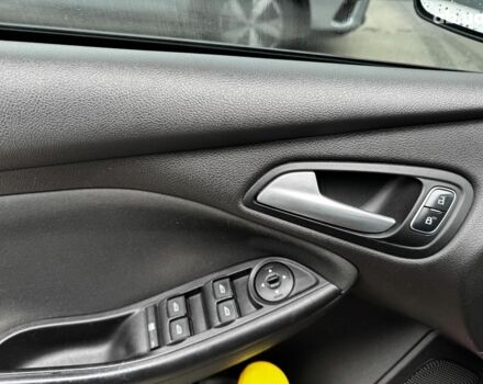 Червоний Форд Фокус, об'ємом двигуна 2 л та пробігом 106 тис. км за 8990 $, фото 8 на Automoto.ua