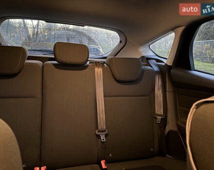 Красный Форд Фокус, объемом двигателя 1 л и пробегом 97 тыс. км за 9300 $, фото 13 на Automoto.ua