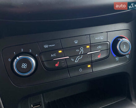 Красный Форд Фокус, объемом двигателя 1 л и пробегом 140 тыс. км за 6500 $, фото 14 на Automoto.ua