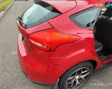 Красный Форд Фокус, объемом двигателя 1 л и пробегом 106 тыс. км за 6700 $, фото 13 на Automoto.ua