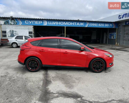 Красный Форд Фокус, объемом двигателя 2 л и пробегом 197 тыс. км за 8500 $, фото 5 на Automoto.ua
