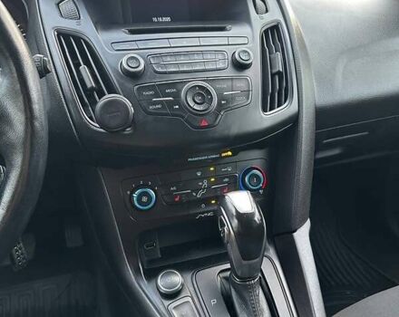 Красный Форд Фокус, объемом двигателя 2 л и пробегом 206 тыс. км за 8500 $, фото 15 на Automoto.ua