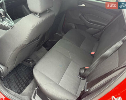 Красный Форд Фокус, объемом двигателя 2 л и пробегом 198 тыс. км за 7500 $, фото 5 на Automoto.ua