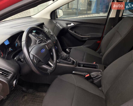 Красный Форд Фокус, объемом двигателя 1 л и пробегом 140 тыс. км за 6990 $, фото 16 на Automoto.ua