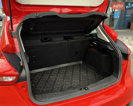 Красный Форд Фокус, объемом двигателя 1 л и пробегом 140 тыс. км за 6900 $, фото 26 на Automoto.ua