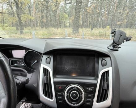 Форд Фокус 2015 в Киеве на Automoto.ua Красный Форд Фокус, объемом двигателя 2 л и пробегом 185 тыс. км за 7400 $, фото 14 на Automoto.ua