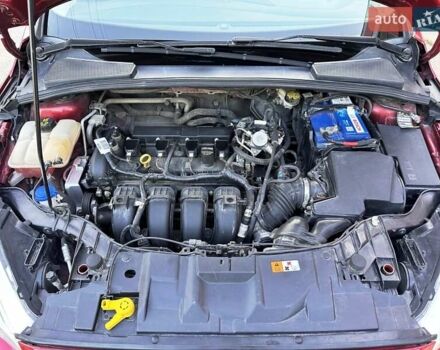 Красный Форд Фокус, объемом двигателя 2 л и пробегом 214 тыс. км за 8800 $, фото 8 на Automoto.ua