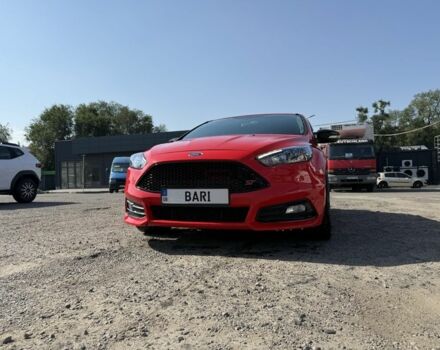 Червоний Форд Фокус, об'ємом двигуна 2 л та пробігом 83 тис. км за 12900 $, фото 2 на Automoto.ua