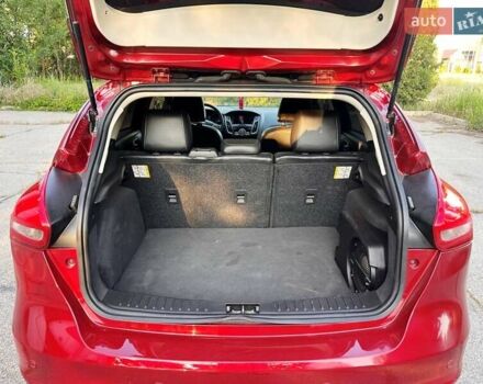 Красный Форд Фокус, объемом двигателя 2 л и пробегом 214 тыс. км за 8800 $, фото 14 на Automoto.ua