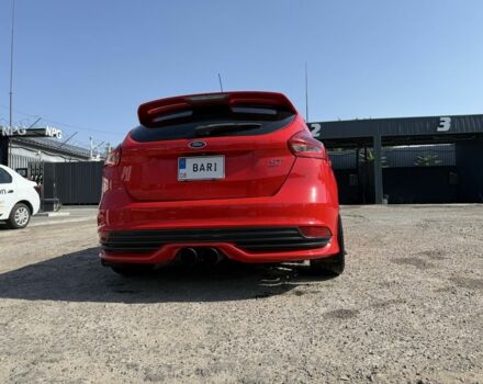 Червоний Форд Фокус, об'ємом двигуна 2 л та пробігом 83 тис. км за 12900 $, фото 3 на Automoto.ua