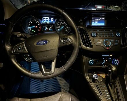 Красный Форд Фокус, объемом двигателя 2 л и пробегом 128 тыс. км за 9200 $, фото 7 на Automoto.ua