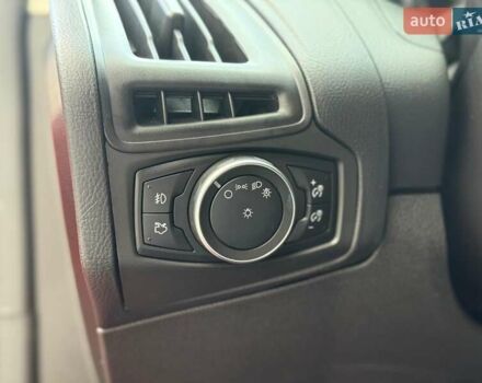 Красный Форд Фокус, объемом двигателя 2 л и пробегом 118 тыс. км за 10940 $, фото 24 на Automoto.ua