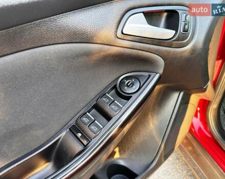 Красный Форд Фокус, объемом двигателя 2 л и пробегом 214 тыс. км за 8800 $, фото 27 на Automoto.ua