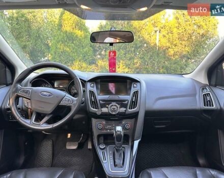 Красный Форд Фокус, объемом двигателя 2 л и пробегом 214 тыс. км за 8800 $, фото 24 на Automoto.ua