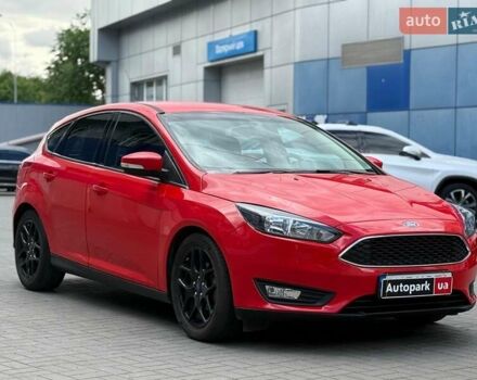 Красный Форд Фокус, объемом двигателя 2 л и пробегом 118 тыс. км за 10940 $, фото 2 на Automoto.ua