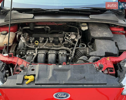 Красный Форд Фокус, объемом двигателя 2 л и пробегом 71 тыс. км за 9990 $, фото 12 на Automoto.ua