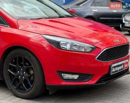 Красный Форд Фокус, объемом двигателя 2 л и пробегом 118 тыс. км за 10940 $, фото 3 на Automoto.ua