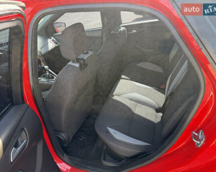 Красный Форд Фокус, объемом двигателя 2 л и пробегом 83 тыс. км за 13000 $, фото 7 на Automoto.ua
