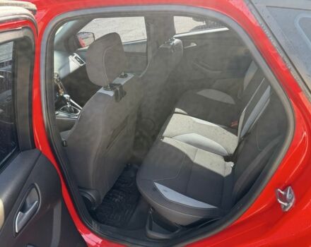 Червоний Форд Фокус, об'ємом двигуна 2 л та пробігом 83 тис. км за 12900 $, фото 6 на Automoto.ua