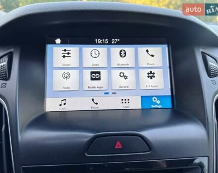 Красный Форд Фокус, объемом двигателя 2 л и пробегом 214 тыс. км за 8800 $, фото 1 на Automoto.ua