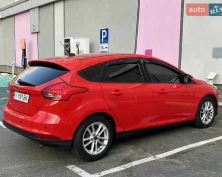 Красный Форд Фокус, объемом двигателя 2 л и пробегом 71 тыс. км за 9990 $, фото 5 на Automoto.ua