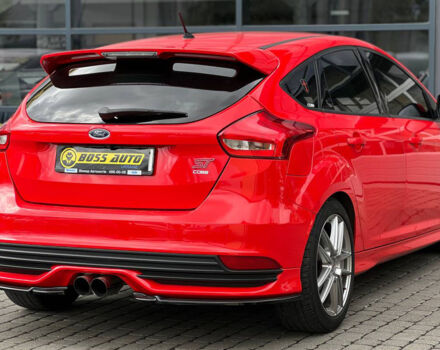 Красный Форд Фокус, объемом двигателя 2 л и пробегом 154 тыс. км за 13800 $, фото 5 на Automoto.ua