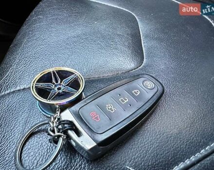 Красный Форд Фокус, объемом двигателя 2 л и пробегом 214 тыс. км за 8800 $, фото 6 на Automoto.ua