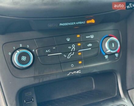 Красный Форд Фокус, объемом двигателя 2 л и пробегом 118 тыс. км за 10940 $, фото 28 на Automoto.ua