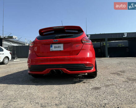 Красный Форд Фокус, объемом двигателя 2 л и пробегом 83 тыс. км за 13000 $, фото 6 на Automoto.ua