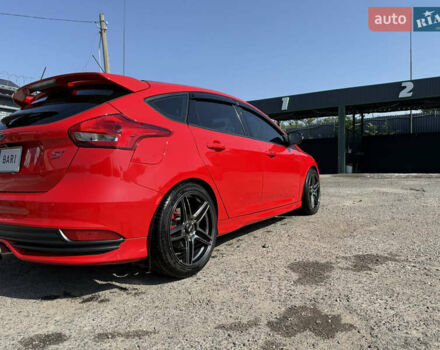Красный Форд Фокус, объемом двигателя 2 л и пробегом 83 тыс. км за 13000 $, фото 3 на Automoto.ua