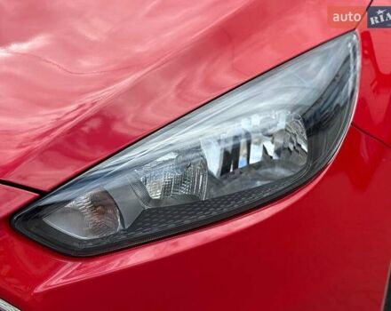 Красный Форд Фокус, объемом двигателя 2 л и пробегом 118 тыс. км за 10940 $, фото 4 на Automoto.ua