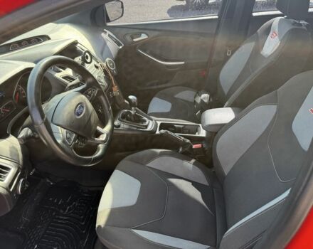 Червоний Форд Фокус, об'ємом двигуна 2 л та пробігом 83 тис. км за 12900 $, фото 5 на Automoto.ua