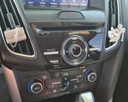 Красный Форд Фокус, объемом двигателя 2 л и пробегом 81 тыс. км за 8900 $, фото 79 на Automoto.ua