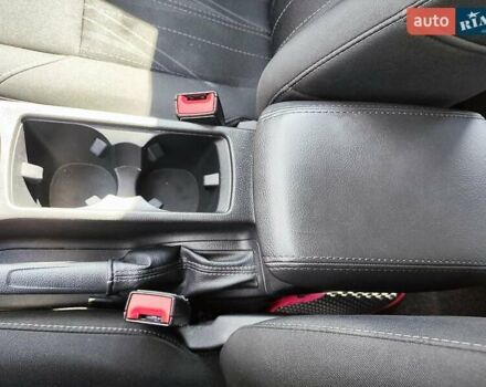 Червоний Форд Фокус, об'ємом двигуна 2 л та пробігом 149 тис. км за 7777 $, фото 42 на Automoto.ua