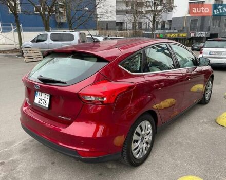 Красный Форд Фокус, объемом двигателя 2 л и пробегом 115 тыс. км за 11950 $, фото 3 на Automoto.ua