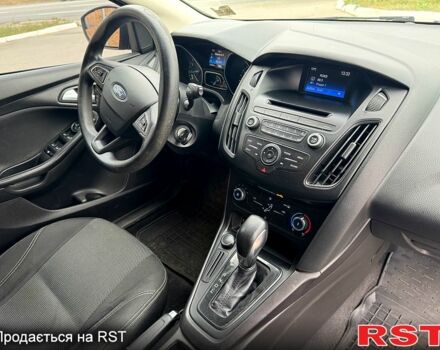 Красный Форд Фокус, объемом двигателя 2 л и пробегом 220 тыс. км за 7800 $, фото 7 на Automoto.ua