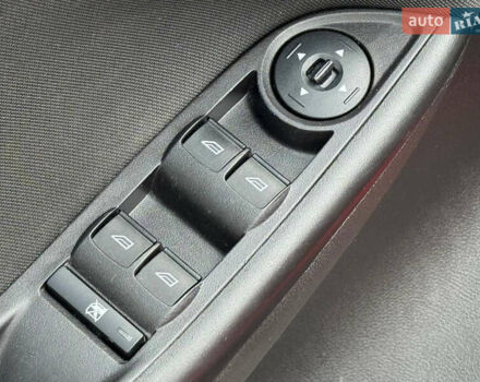 Красный Форд Фокус, объемом двигателя 2 л и пробегом 220 тыс. км за 7500 $, фото 13 на Automoto.ua