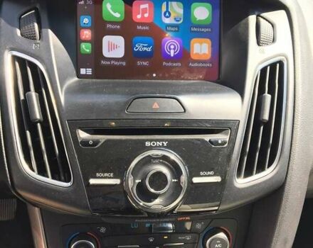 Красный Форд Фокус, объемом двигателя 2 л и пробегом 115 тыс. км за 11950 $, фото 13 на Automoto.ua