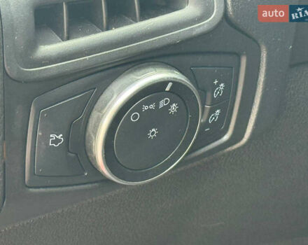 Червоний Форд Фокус, об'ємом двигуна 2 л та пробігом 220 тис. км за 7950 $, фото 15 на Automoto.ua