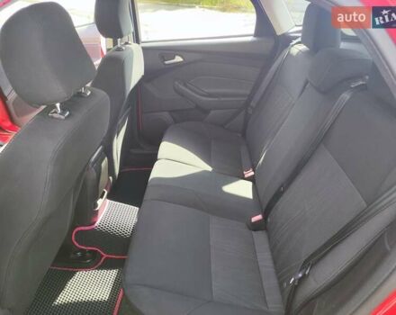Красный Форд Фокус, объемом двигателя 2 л и пробегом 145 тыс. км за 8700 $, фото 98 на Automoto.ua